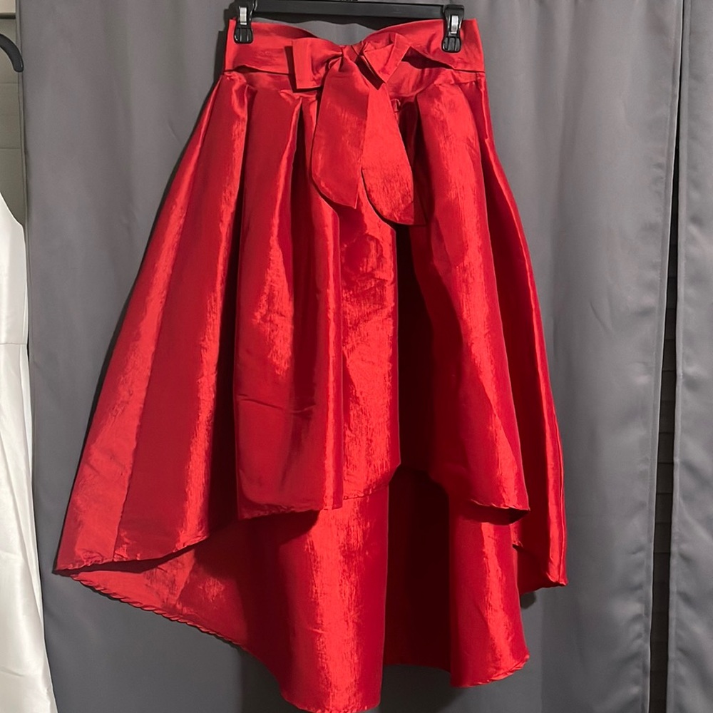 High-low red skirt